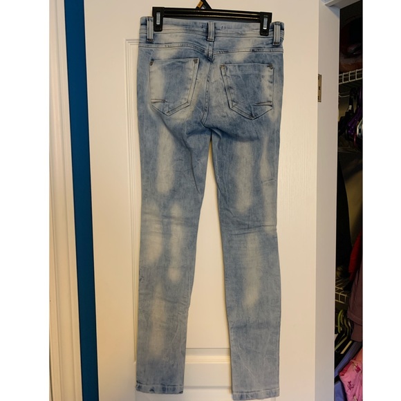 Forever 21 Jeans - Picture 2 of 2